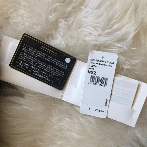 Pre loved authentic Chanel tote - Picture 10 of 16